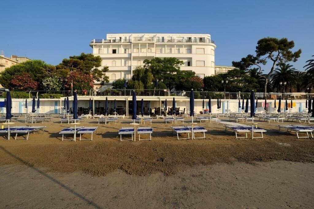 Територія Grand Hotel Mediterranee 4*