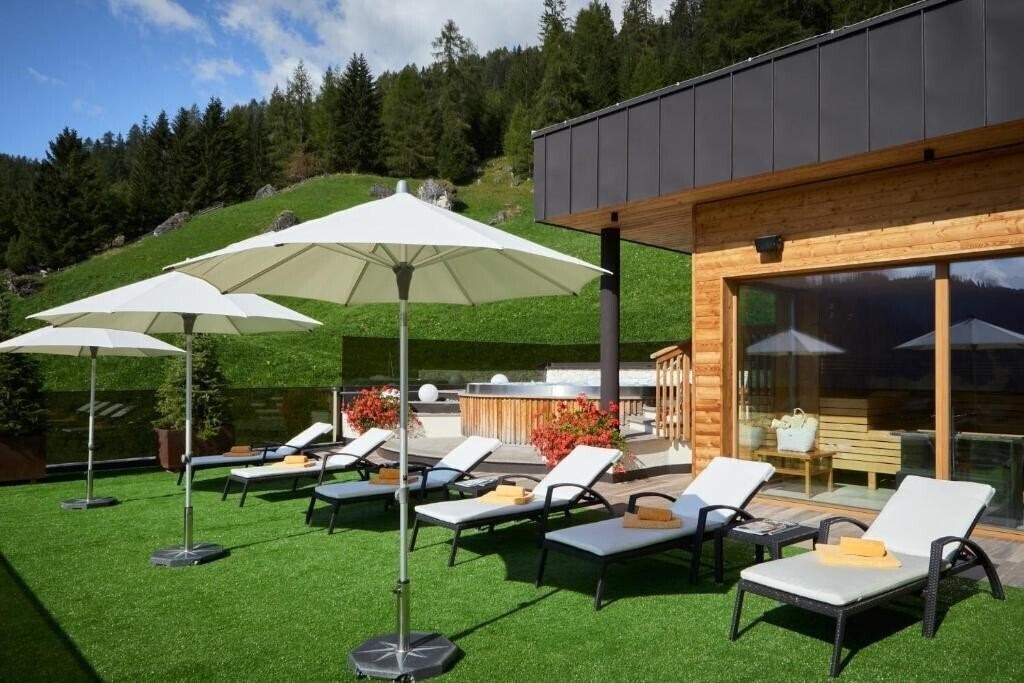 Вид Sassongher 5*