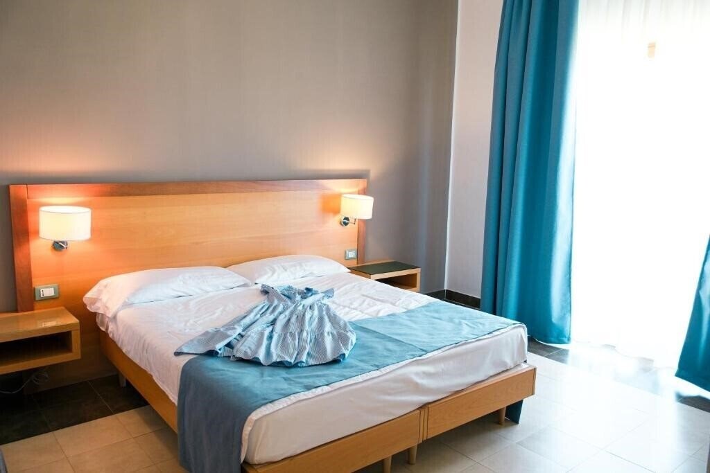 Панорама Scoglio Degli Achei 4*