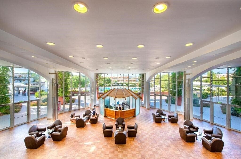 Апартаменти Calane Village 4*