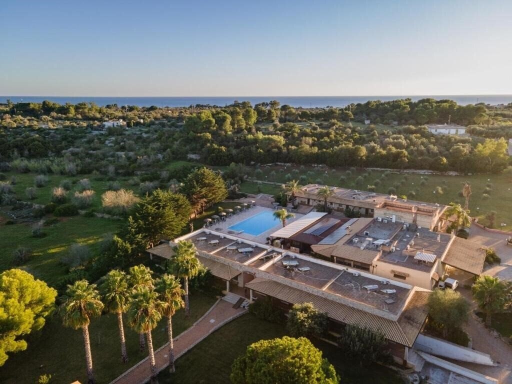 Территория Masseria Le Pajare 4*