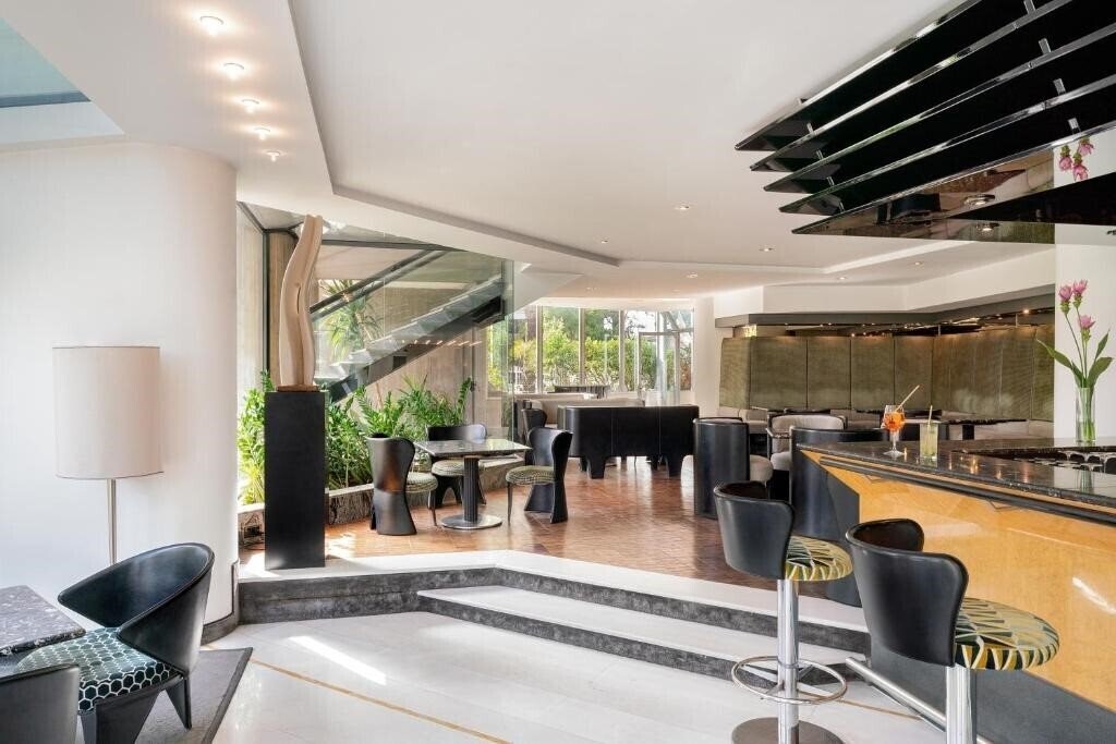 Панорама The Nicolaus Hotel Bari 4*