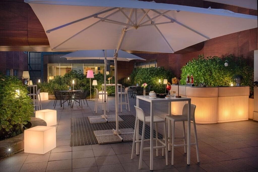 Территория Nh Orio Al Serio 4*