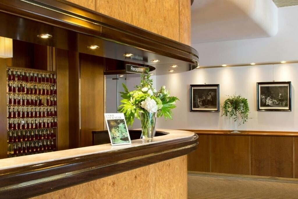 Вид Starhotels Cristallo Palace 4*