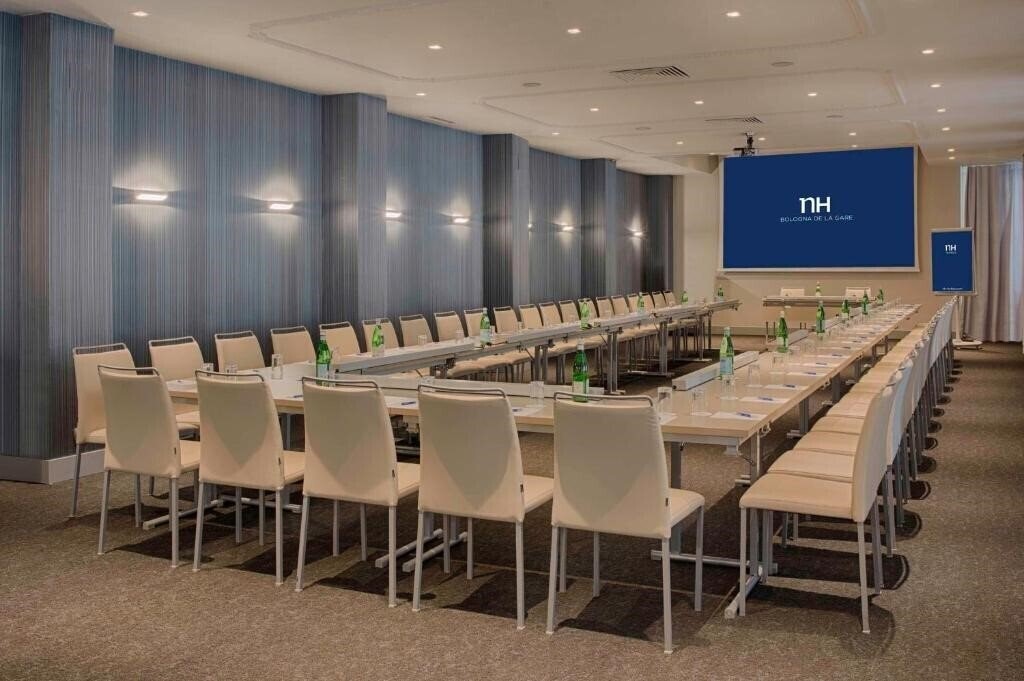 Апартаменти Nh Bologna De La Gare 4*