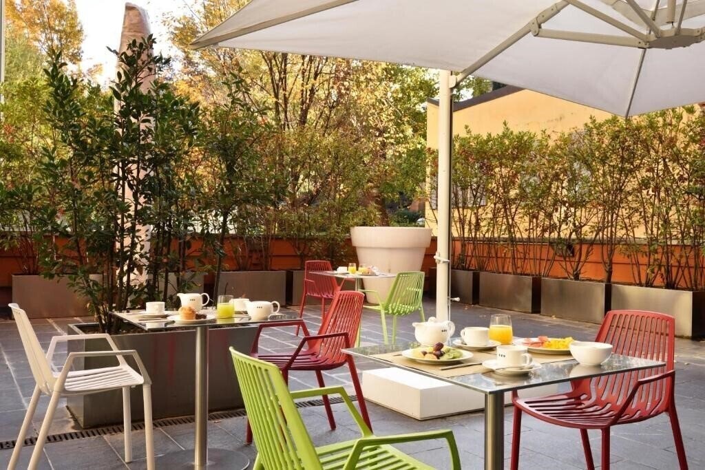 Вид Una Hotel Bologna 4*