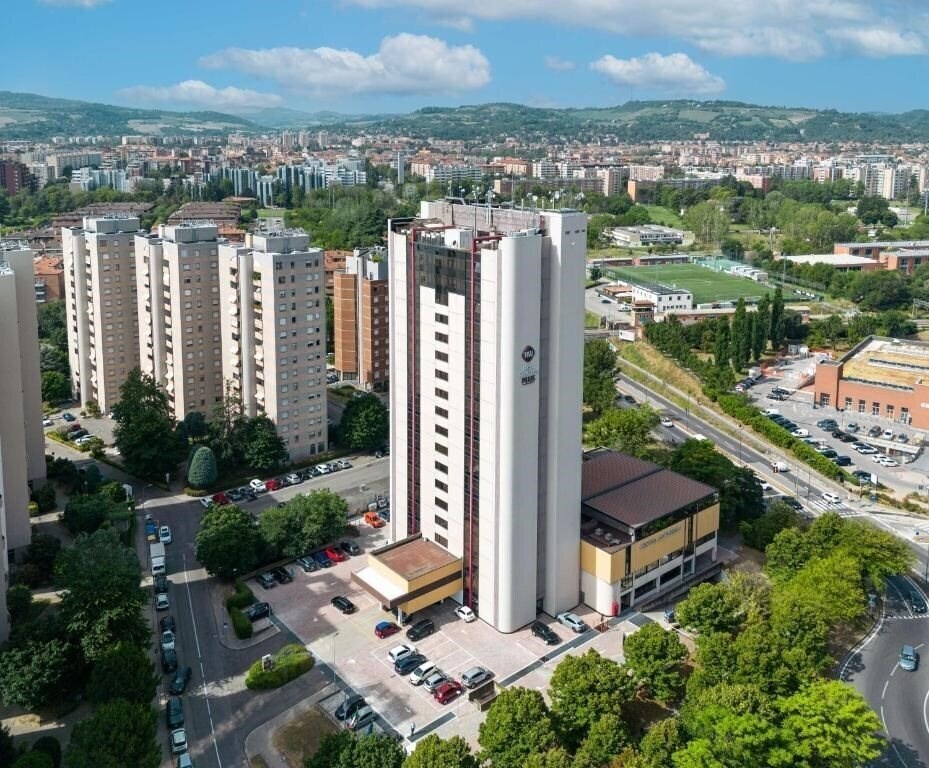 Готель B4 Bologna Tower 4*