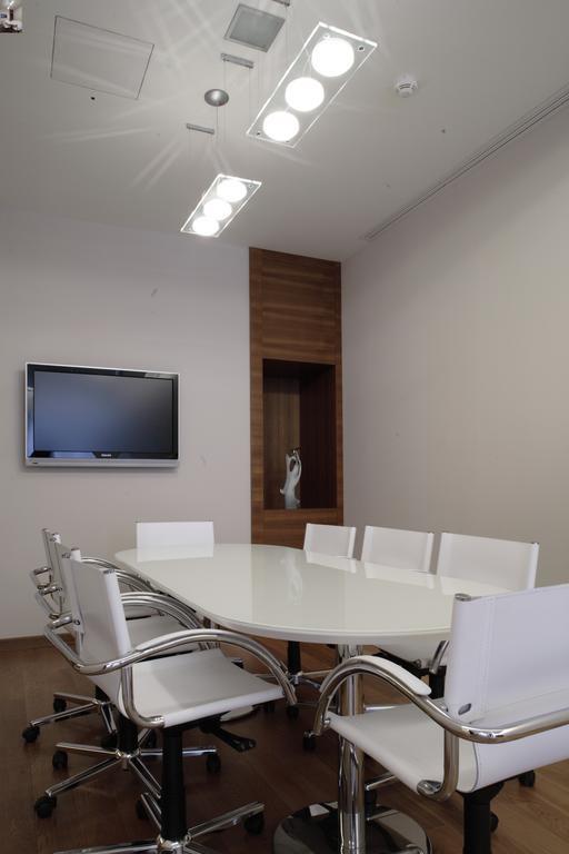 Апартаменти 4 Viale Masini Design Hotel 4*