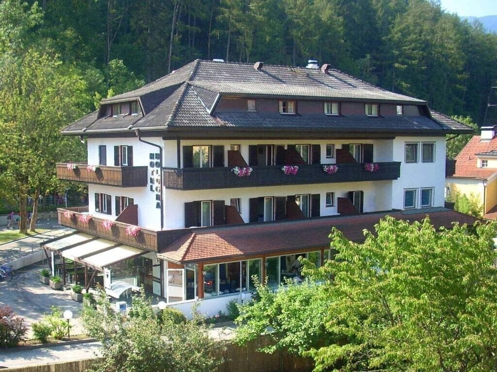 Отель Bologna Hotel (Brunico) 3*