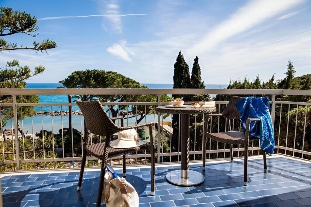 Апартаменти Eden Park 4*