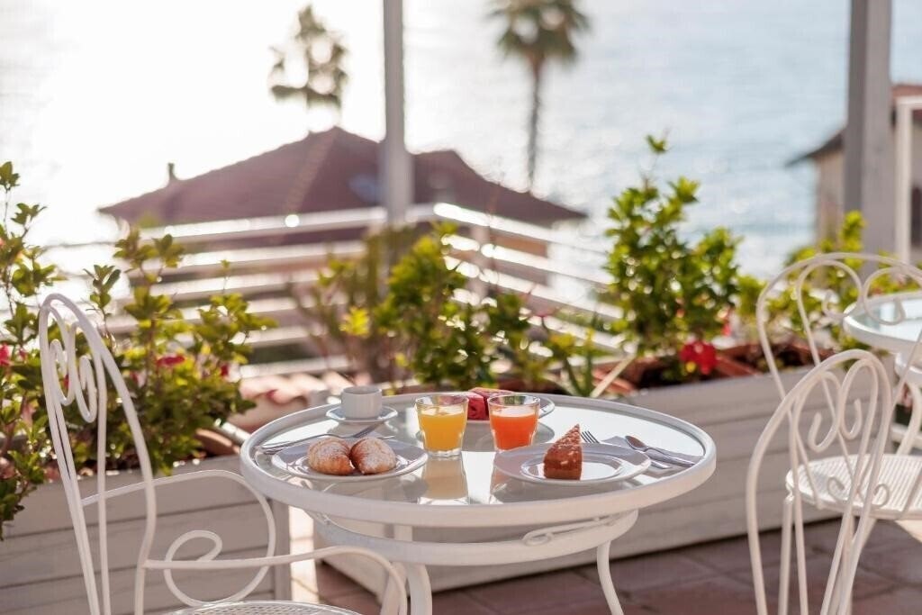 Панорама Moresco 3*