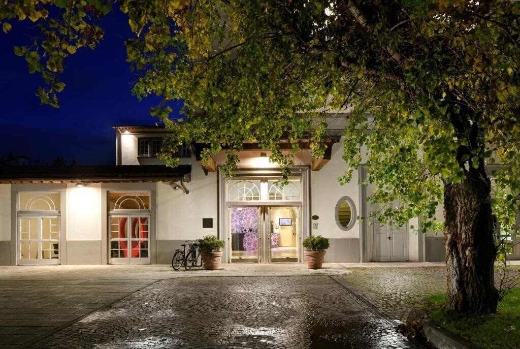 Апартаменты Una Hotel Vittoria 4*