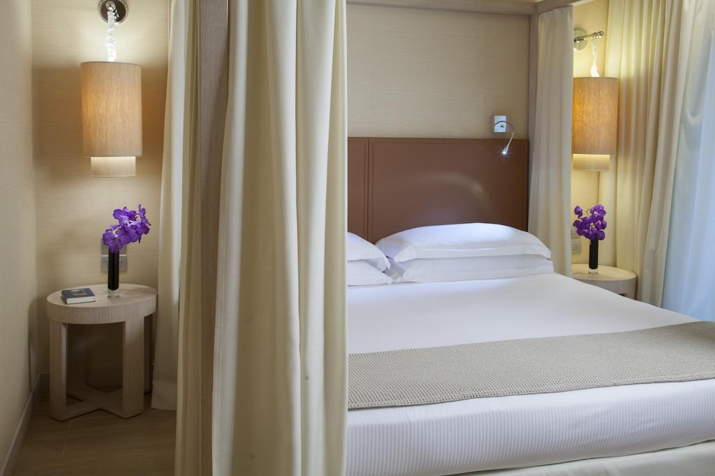 Территория Starhotels Michelangelo 4*