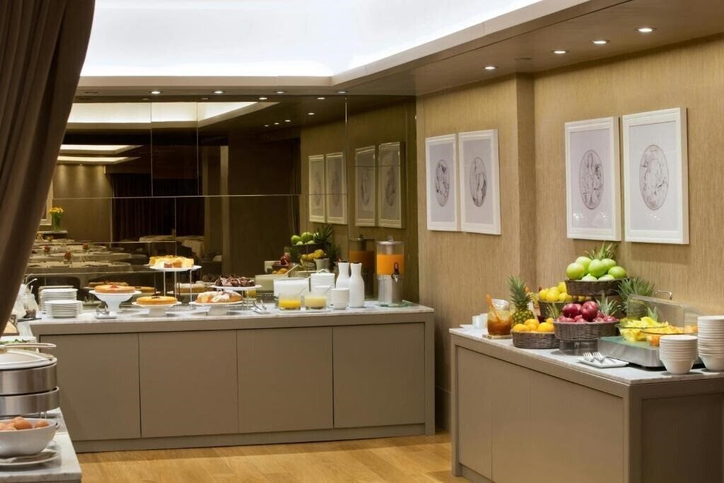 Картинка Starhotels Michelangelo 4*