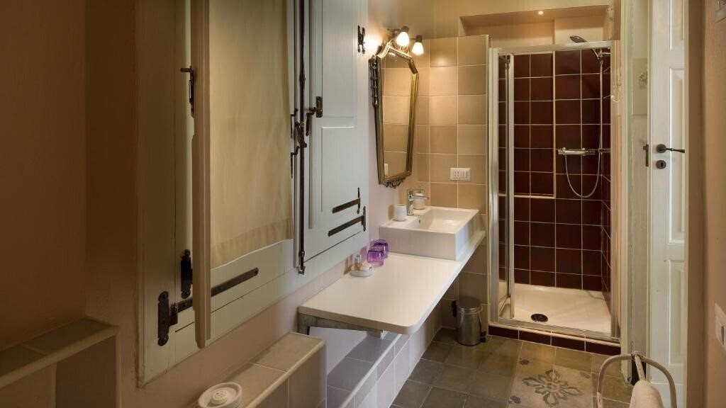 Територія Relais Santa Croce 5*