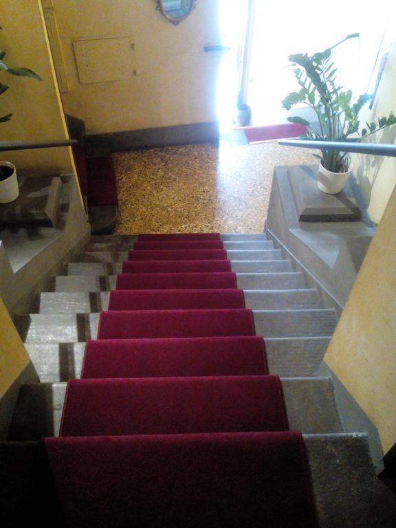 Апартаменти Hotel Tourist House 3*