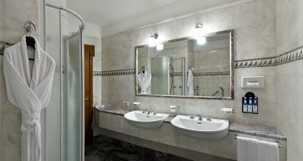 Панорама Pierre 4*