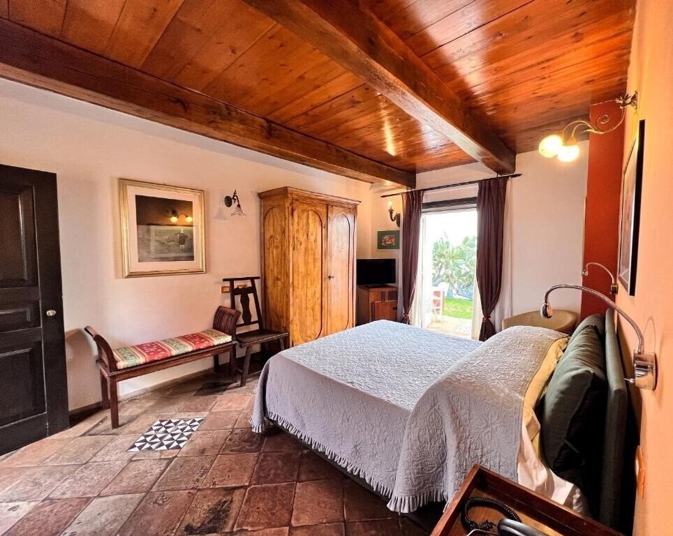 Апартаменти Villaggio Aeneas Landing Hotel 3*