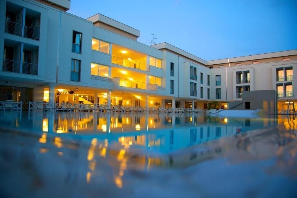 Готель Terme Marine Leopoldo Ii 4*