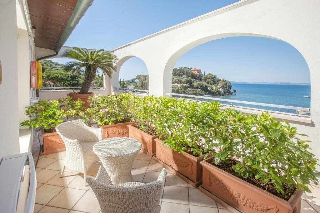 Панорама Baia D'Argento 4*