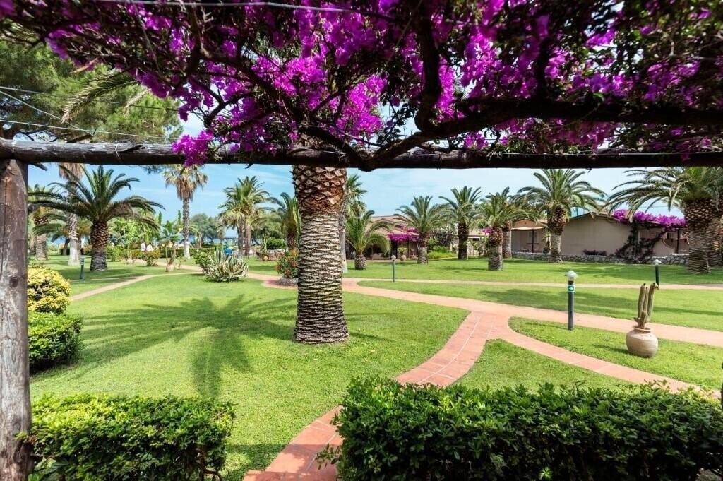 Апартаменти Baia Del Sole Resort (ex. Villaggio Club Baia Del Sole) 4*