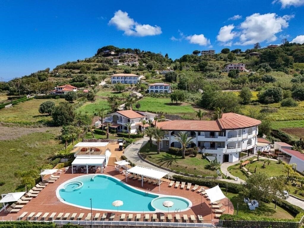 Готель Luzia Agriresort 4*