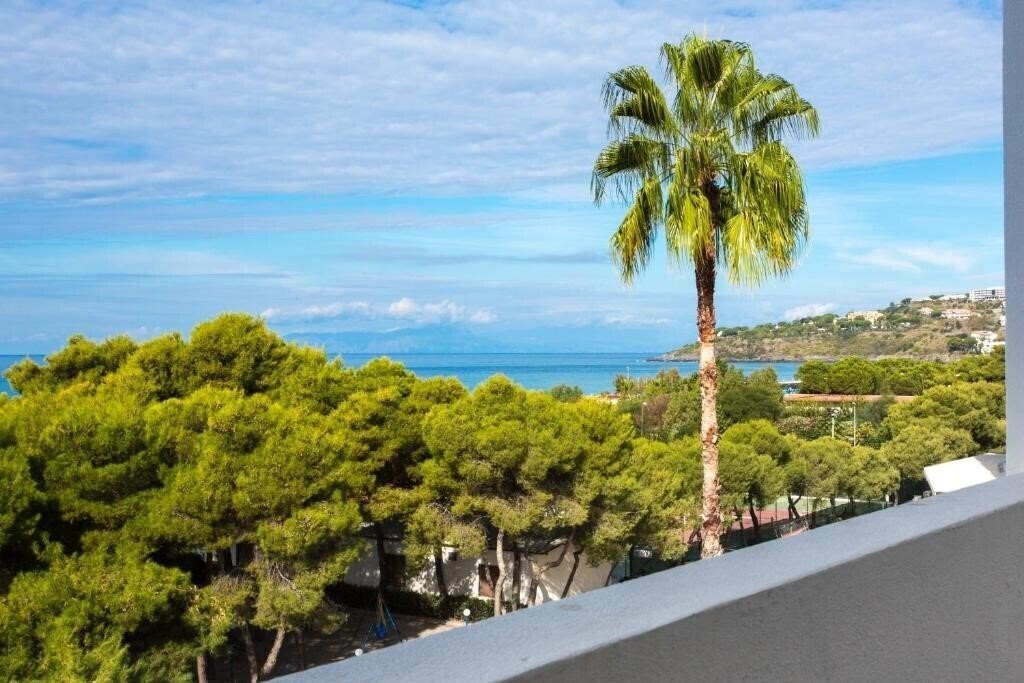 Вид Santa Caterina Village Scalea 4*
