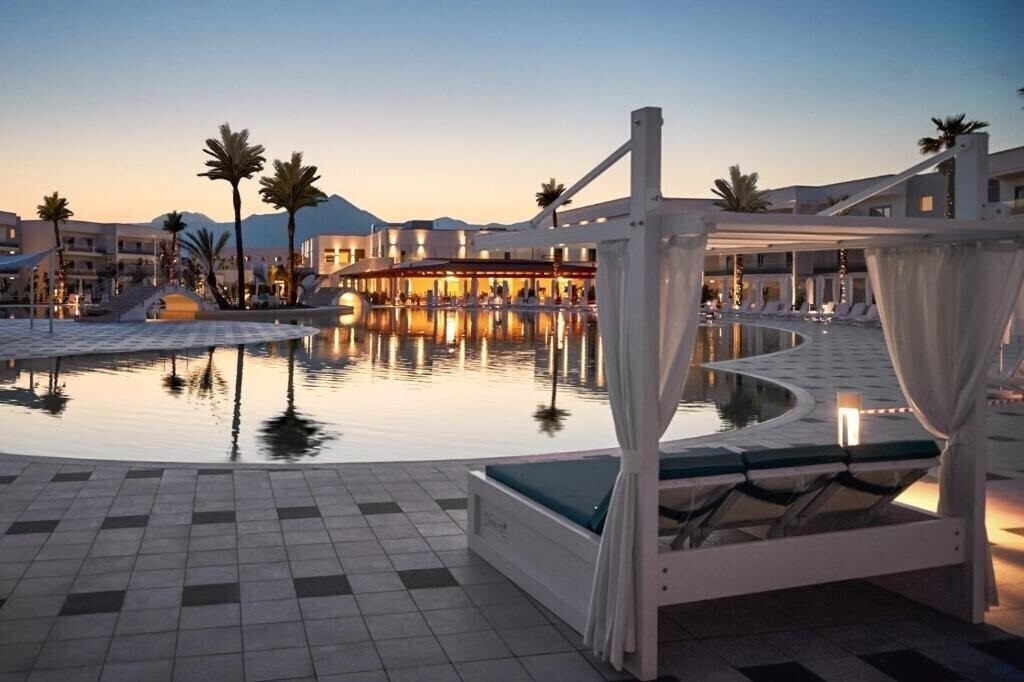 Апартаменты Maritim Resort 5*