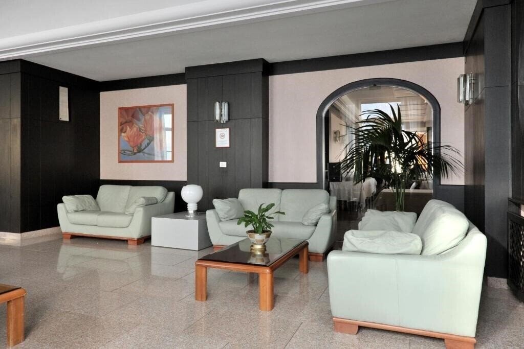 Апартаменти Pietra Di Luna 4*