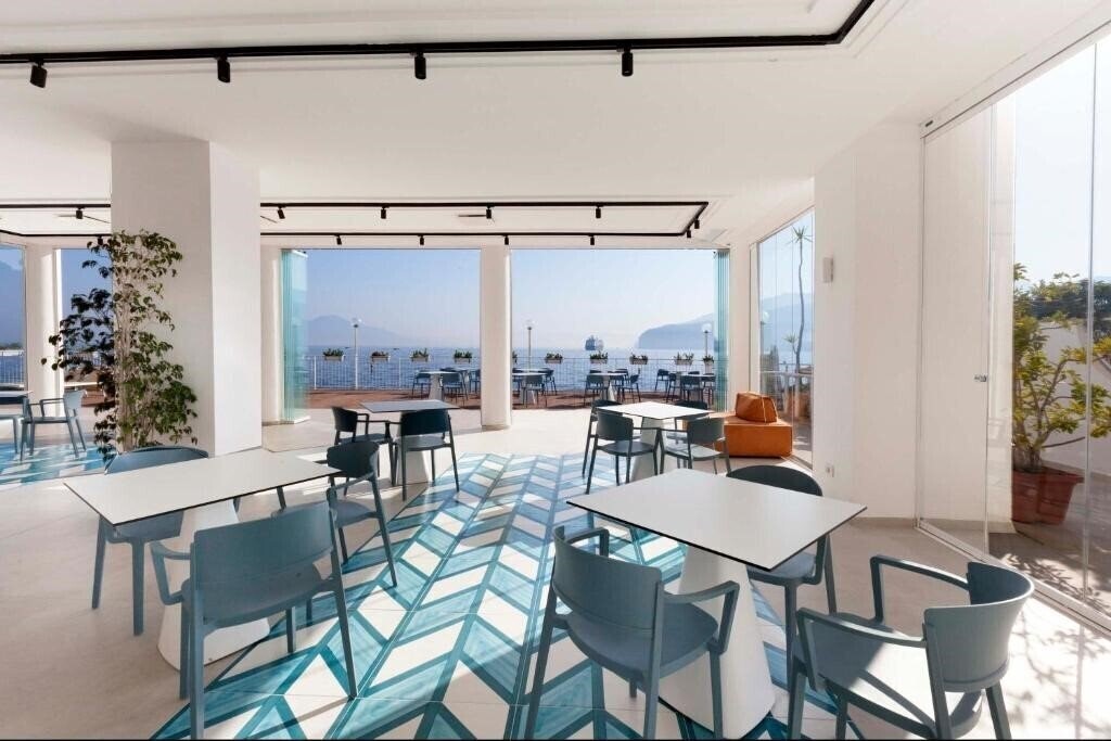 Апартаменти Admiral Sorrento 4*