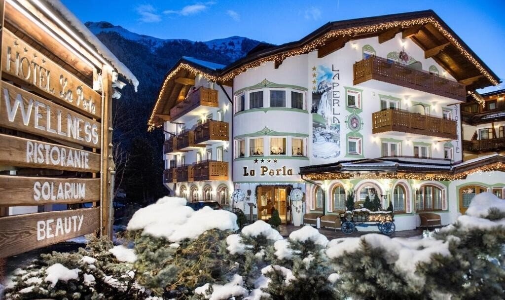 Територія Hotel La Perla Wellness & Beauty Canazei (ex. La Perla) 4*