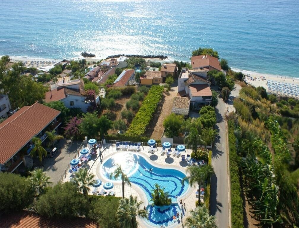 Готель Villaggio Tonicello 4*