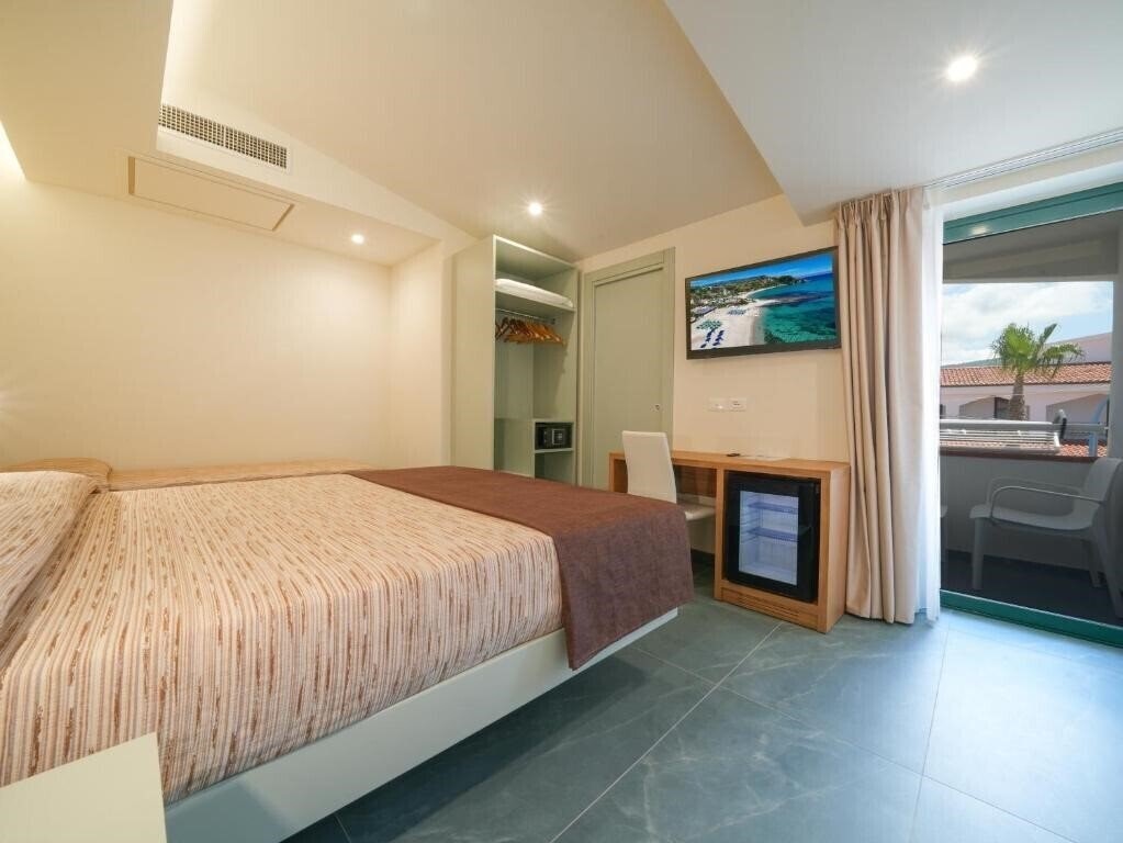 Фотографія Marinella Hotel 4*