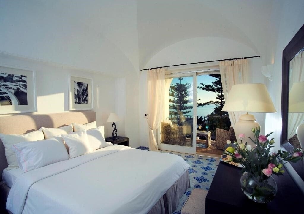 Готель Hotel La Minerva 5*