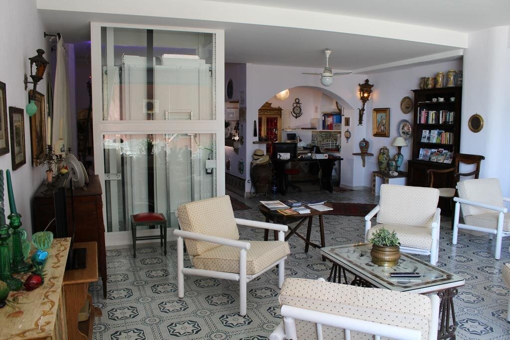 Панорама Villa Mora Hotel (Giardini Naxos) 2*