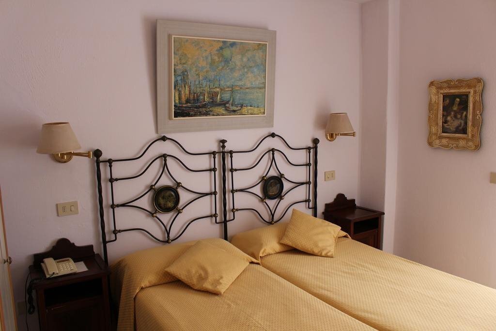 Зображення Villa Mora Hotel (Giardini Naxos) 2*