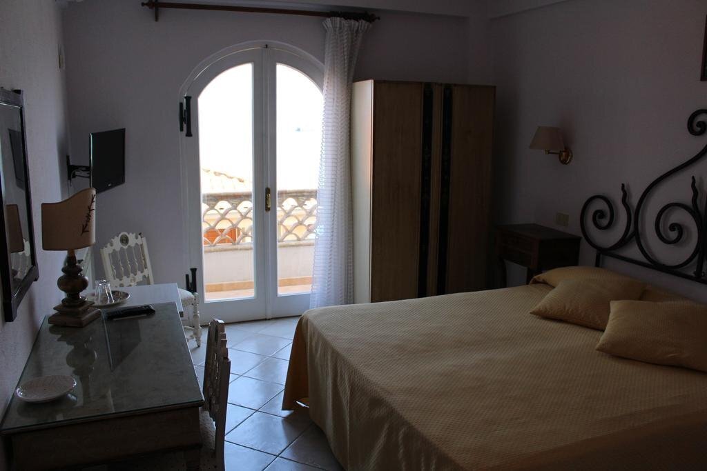 Картинка Villa Mora Hotel (Giardini Naxos) 2*
