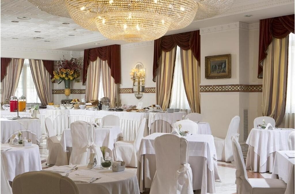 Територія Grand Hotel Vanvitelli 4*