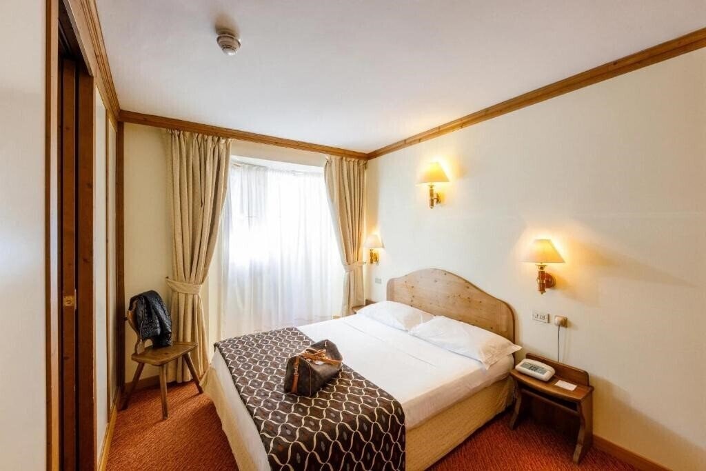 Панорама Alaska Cortina 4*