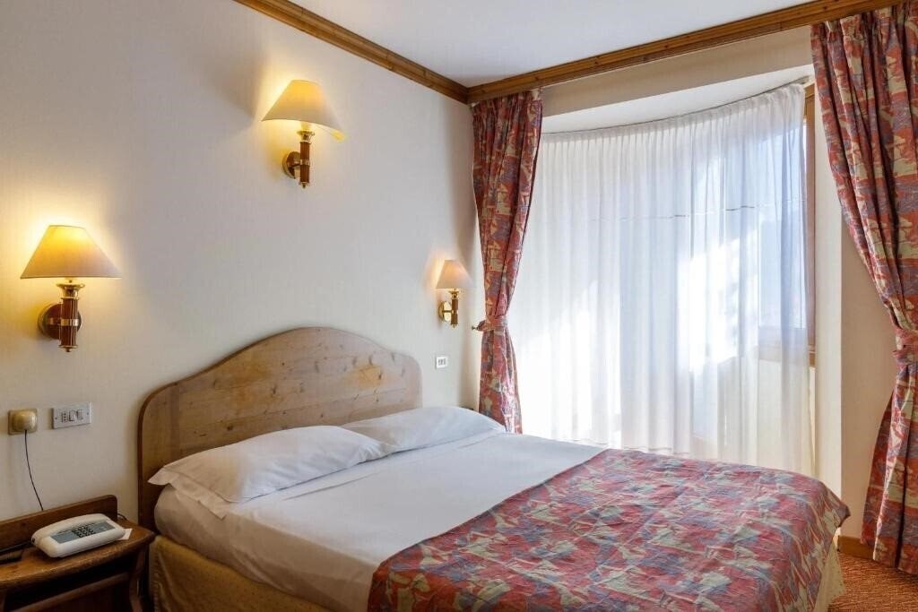 Зображення Alaska Cortina 4*