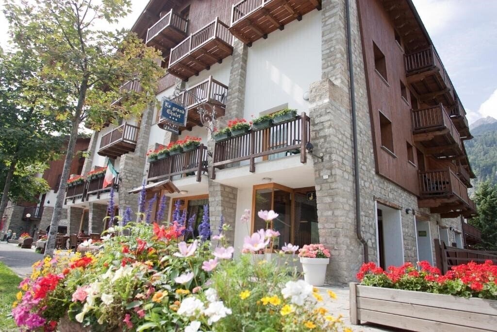 Територія Residence Le Grand Chalet 3*