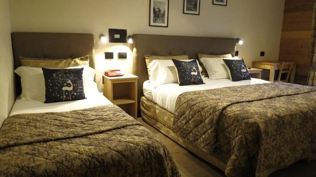 Отель Astoria 3*