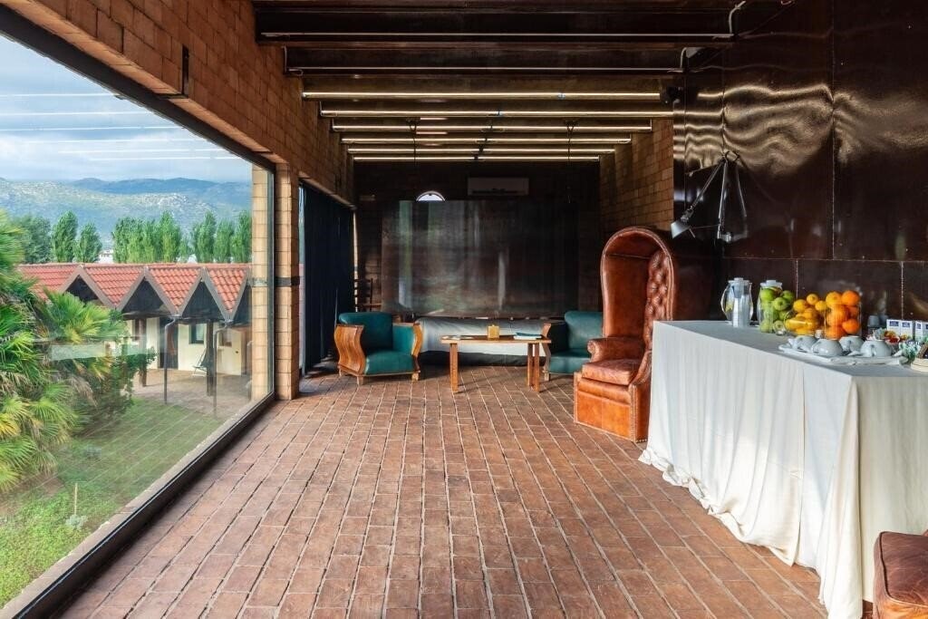 Панорама Foro Appio Mansio 4*