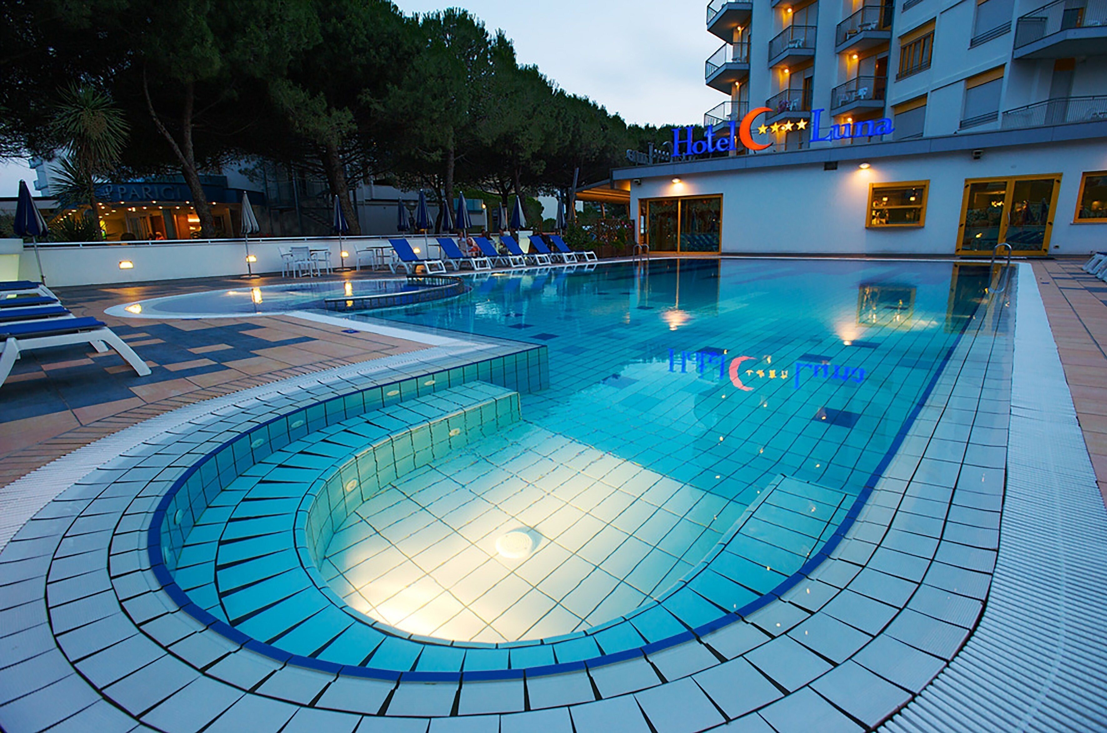 Апартаменти Luna 4*