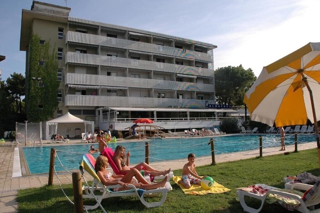 Территория Aparthotel Albatros 3*