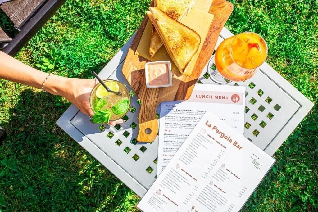 Зображення La Pergola Hotel & Dependance (Lignano Sabbiadoro) 3*