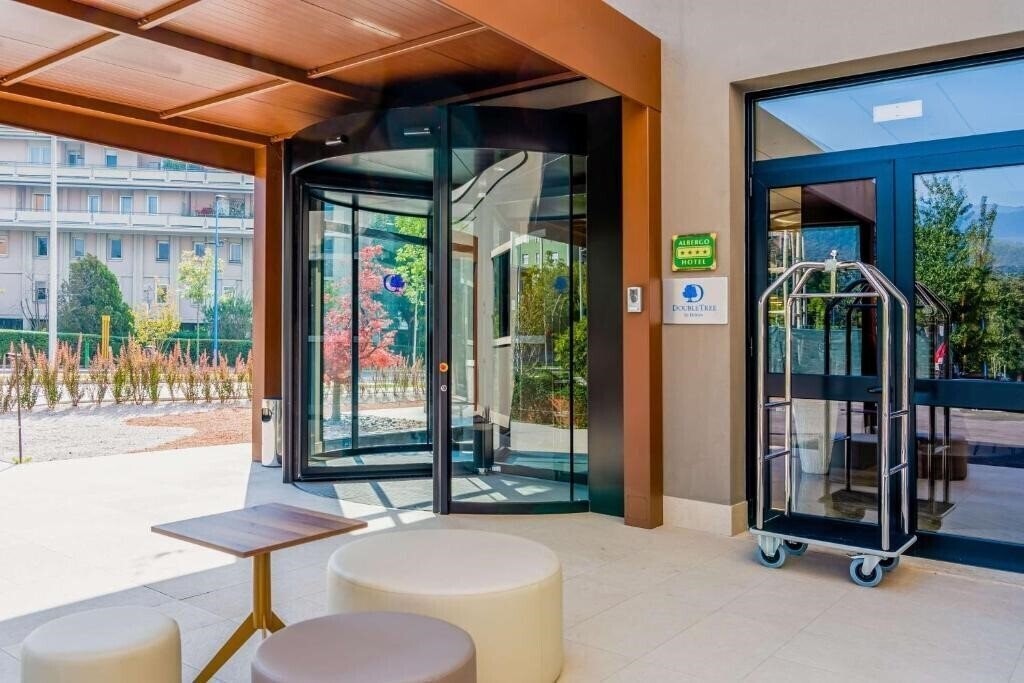 Територія Una Hotel Brescia 4*