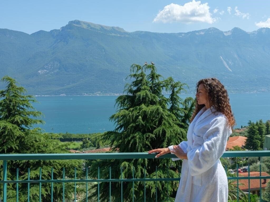 Вид San Pietro Hotel Limone sul Garda 4*