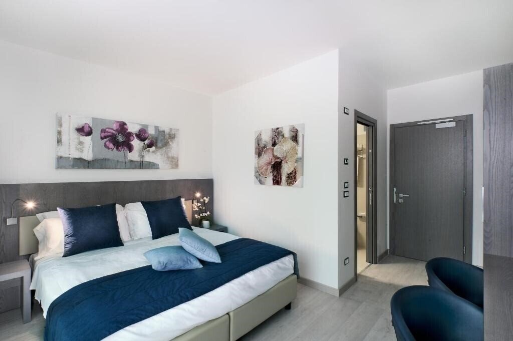 Панорама Seven Park 4*