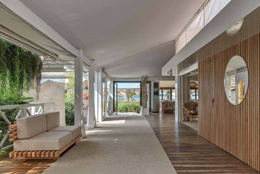 Панорама Augustus Hotel & Resort 5*